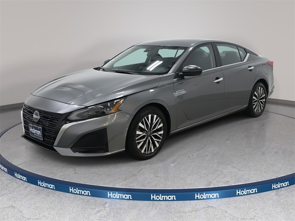 Used 2024 Nissan Altima 2.5 SV Sedan