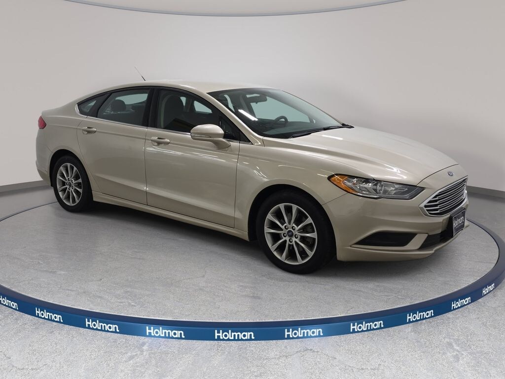 Used 2017 Ford Fusion SE Sedan