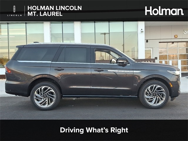 2025 Lincoln Navigator Reserve's photo