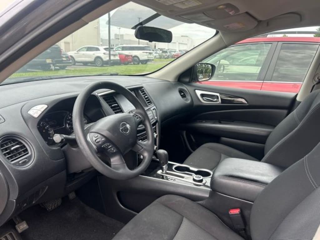 Used 2020 Nissan Pathfinder S SUV