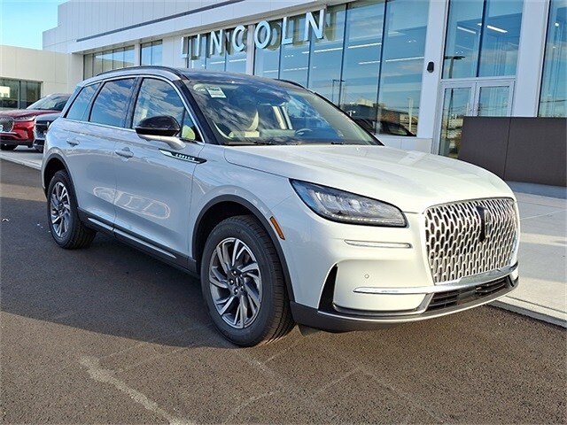 2026 Lincoln Corsair Premiere photo 2