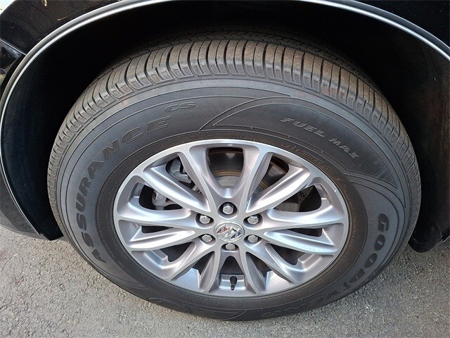 2023 Buick Enclave Essence photo 2