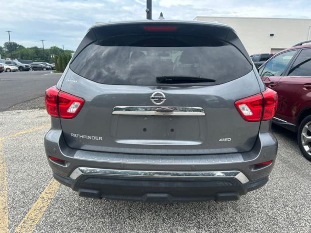 Used 2020 Nissan Pathfinder S SUV