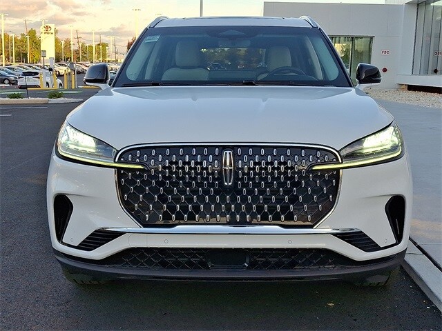 2025 Lincoln Aviator Premiere photo 3