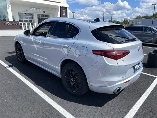 2020 Alfa Romeo Stelvio Ti photo 4