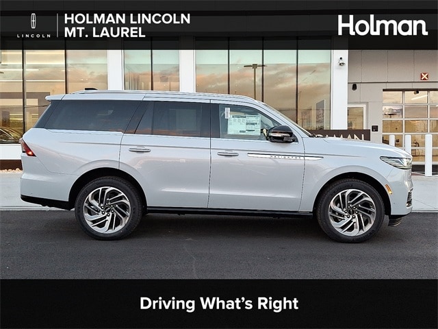 2025 Lincoln Navigator Reserve's photo