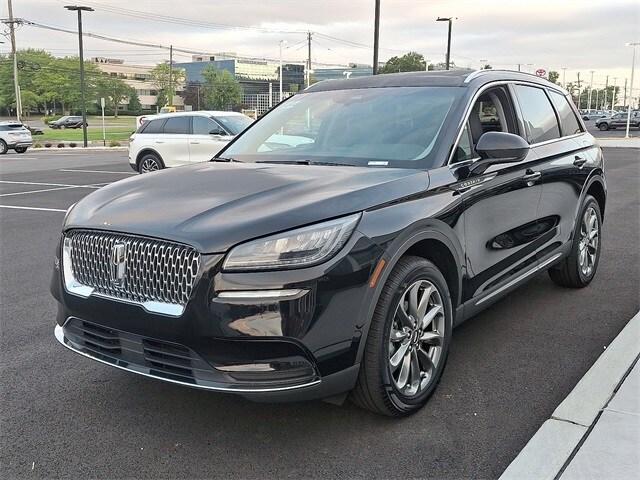 2022 Lincoln Corsair Standard photo 4