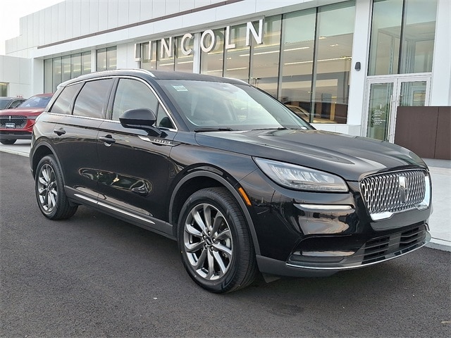2022 Lincoln Corsair Standard photo 2