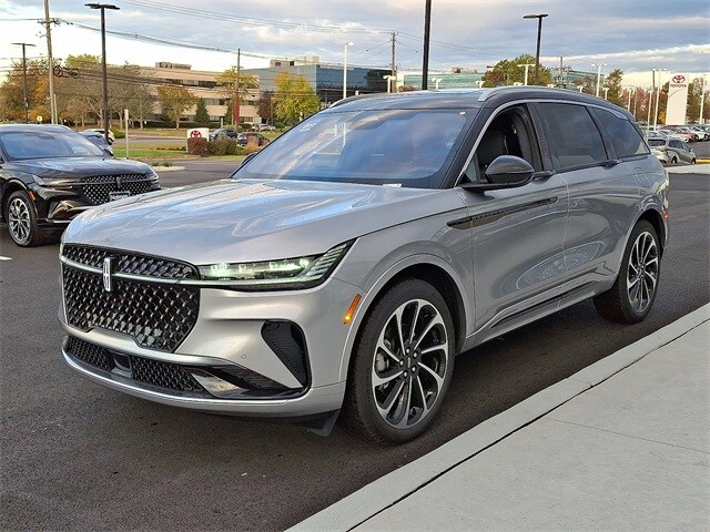 2026 Lincoln Nautilus Black Label photo 4