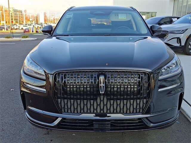 2026 Lincoln Corsair Premiere photo 2