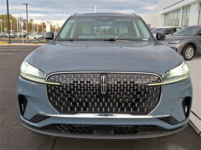 2025 Lincoln Aviator Premiere photo 2