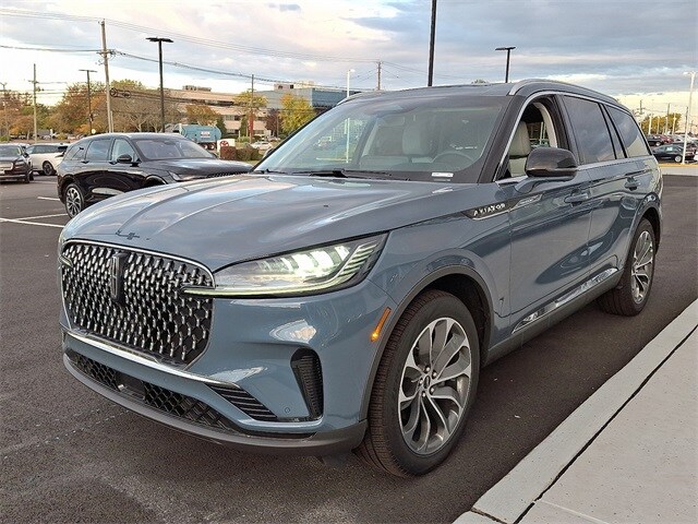 2025 Lincoln Aviator Premiere photo 3