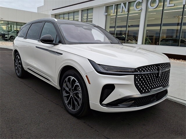 2026 Lincoln Nautilus Reserve photo 2