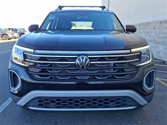 2024 Volkswagen Atlas Peak Edition SE Technology photo 2