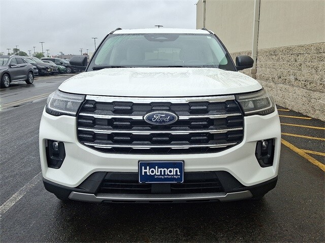 2025 Ford Explorer photo 3