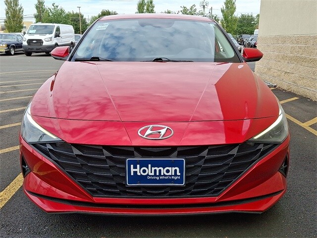 2022 Hyundai Elantra SEL photo 3