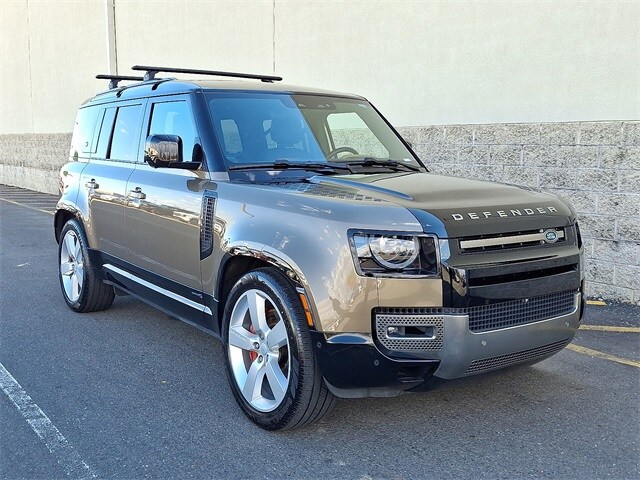 2023 Land Rover Defender 110 X photo 2