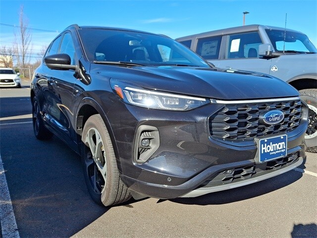 2025 Ford Escape ST-Line Elite photo 3