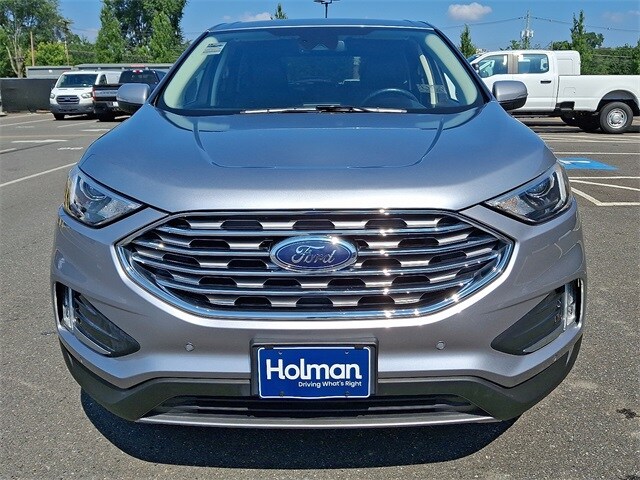 2024 Ford Edge Titanium photo 3