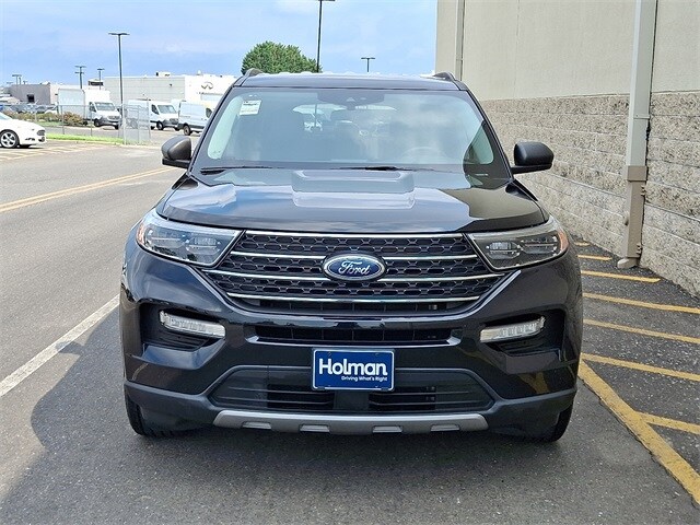 2023 Ford Explorer XLT photo 3