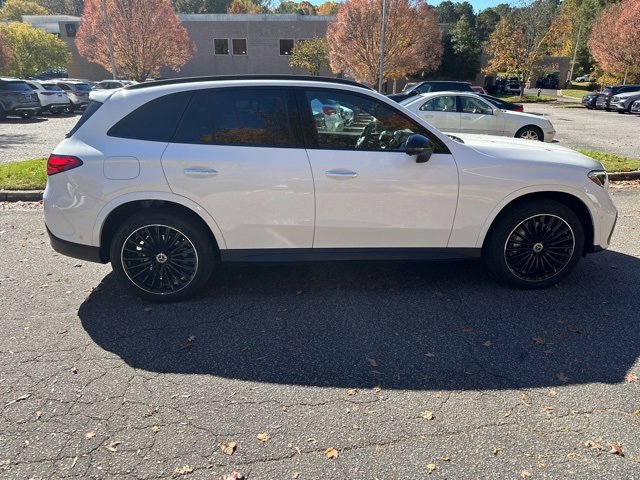 2025 Mercedes Benz GLC 300 4MATIC photo 4
