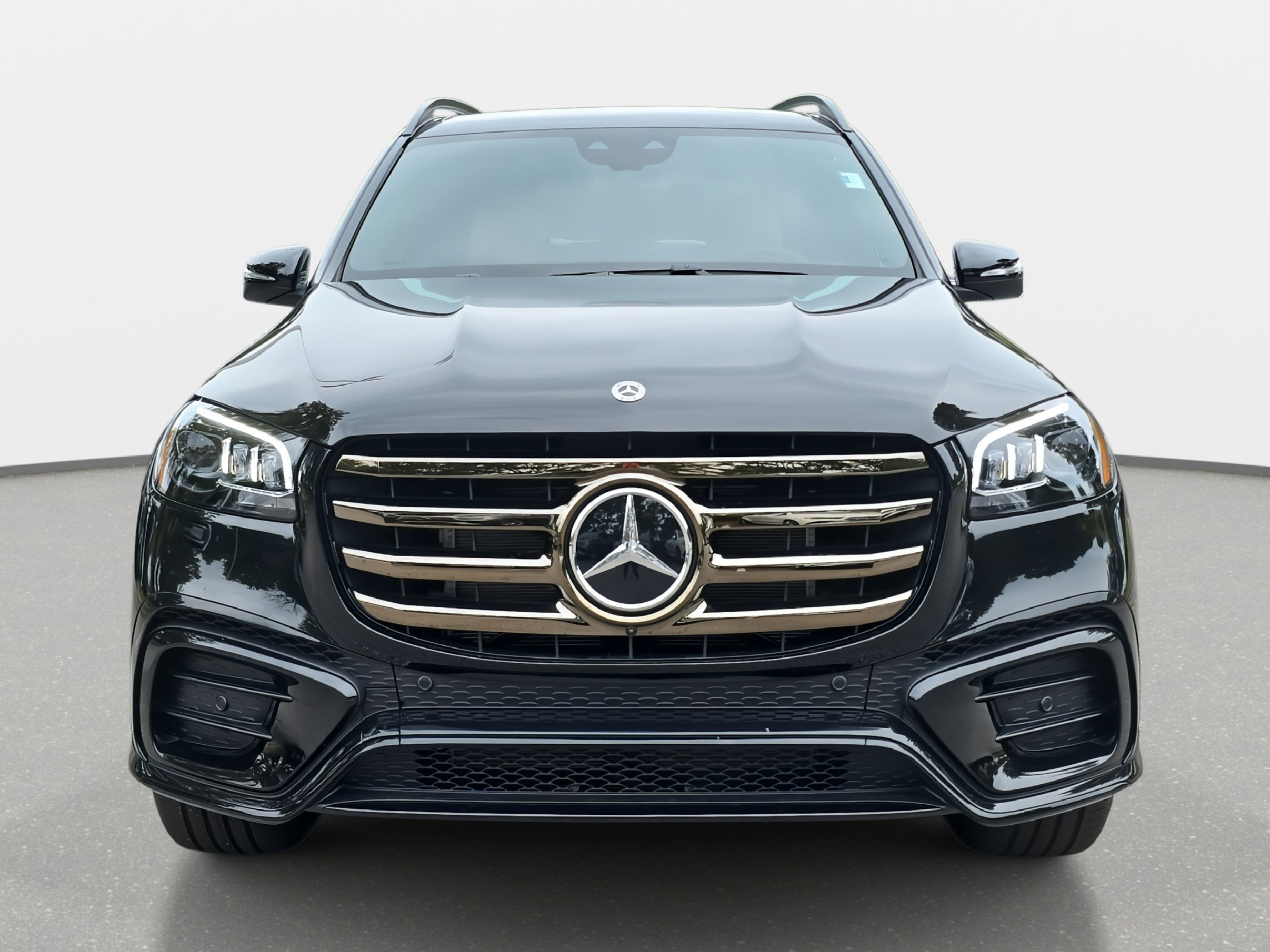 2026 Mercedes Benz GLS 450 4MATIC photo 2