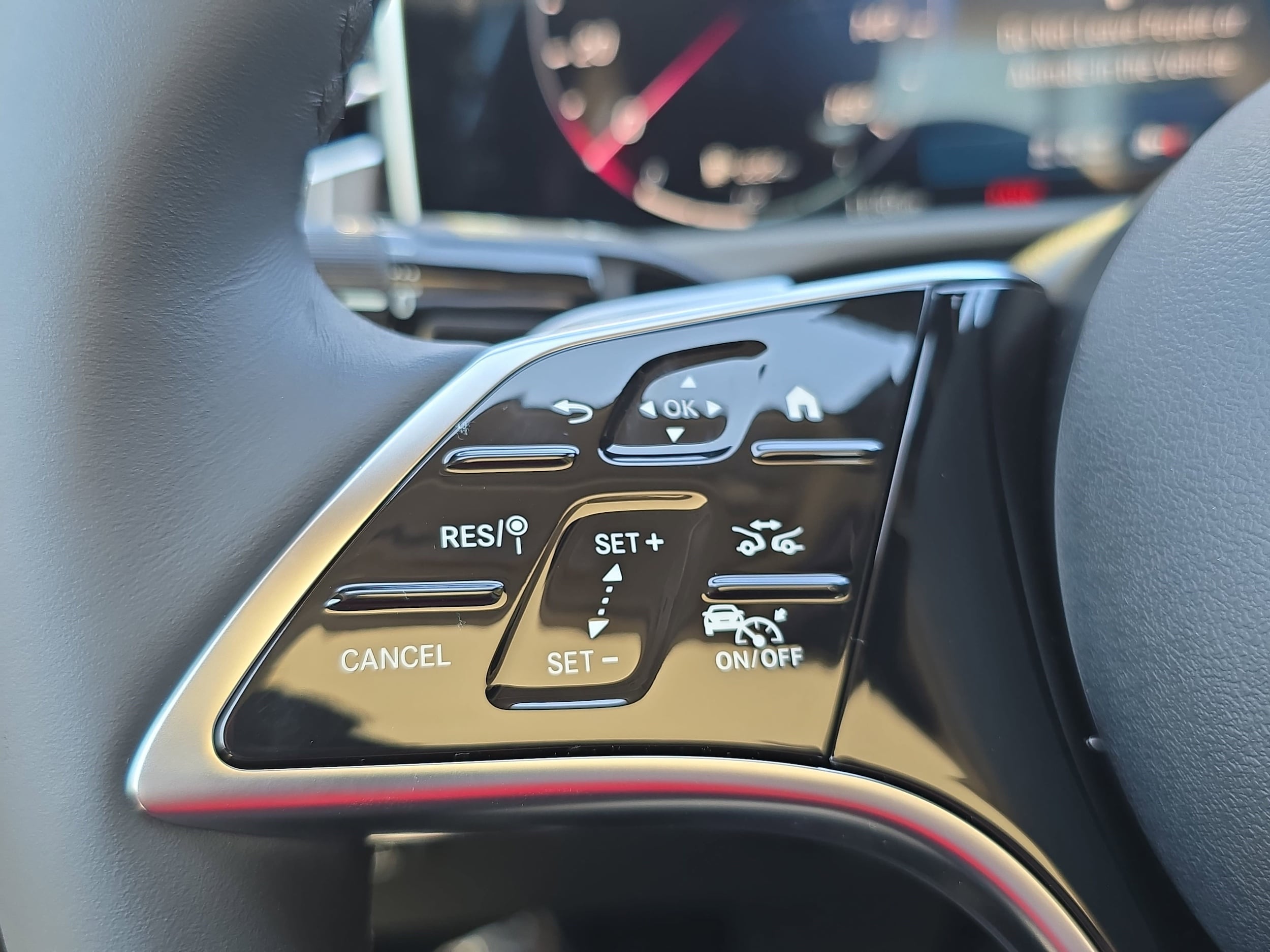 2026 Mercedes-Benz E-Class E350 - Photo 17