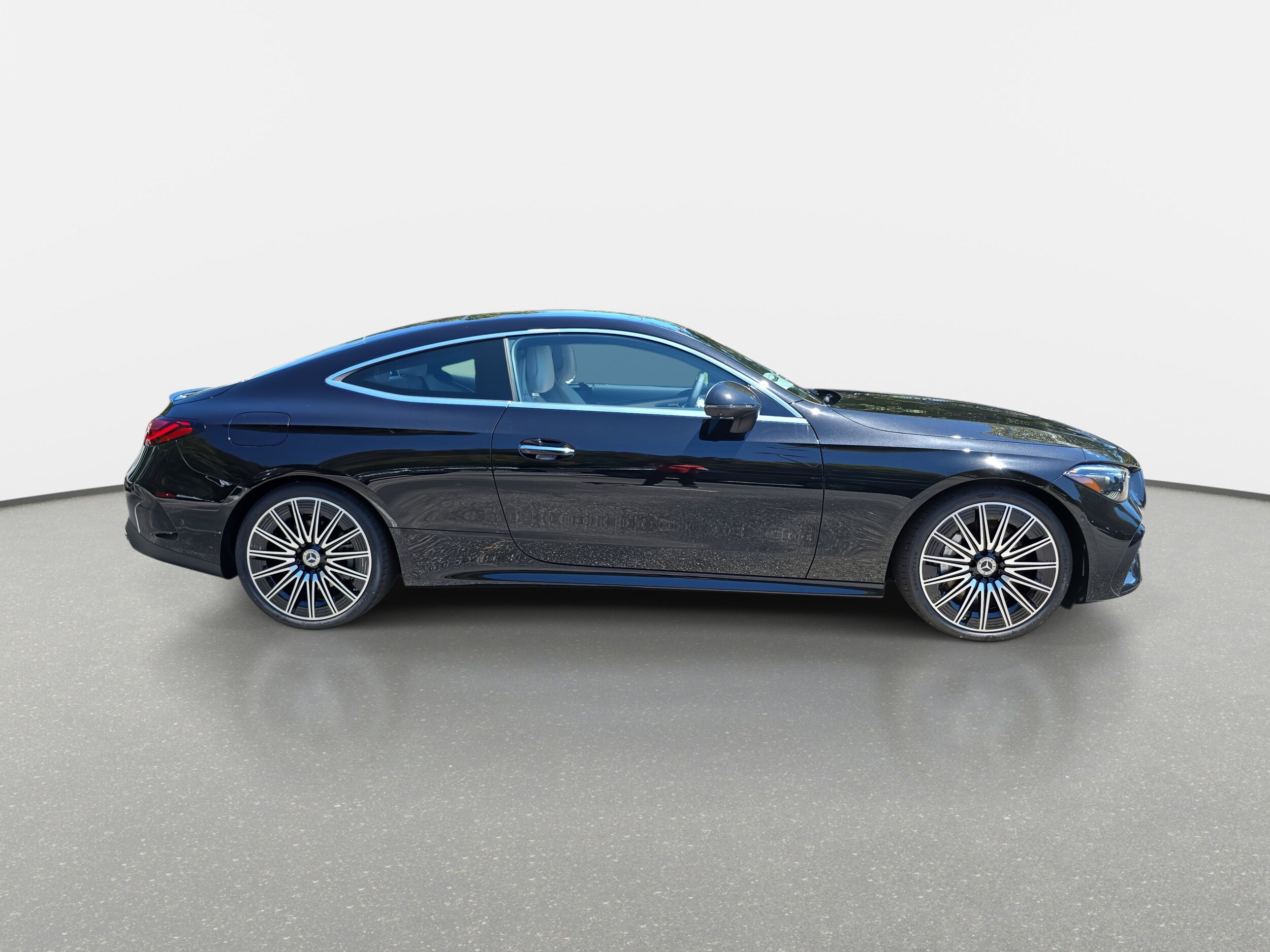 2026 Mercedes Benz CLE 450 4MATIC photo 4