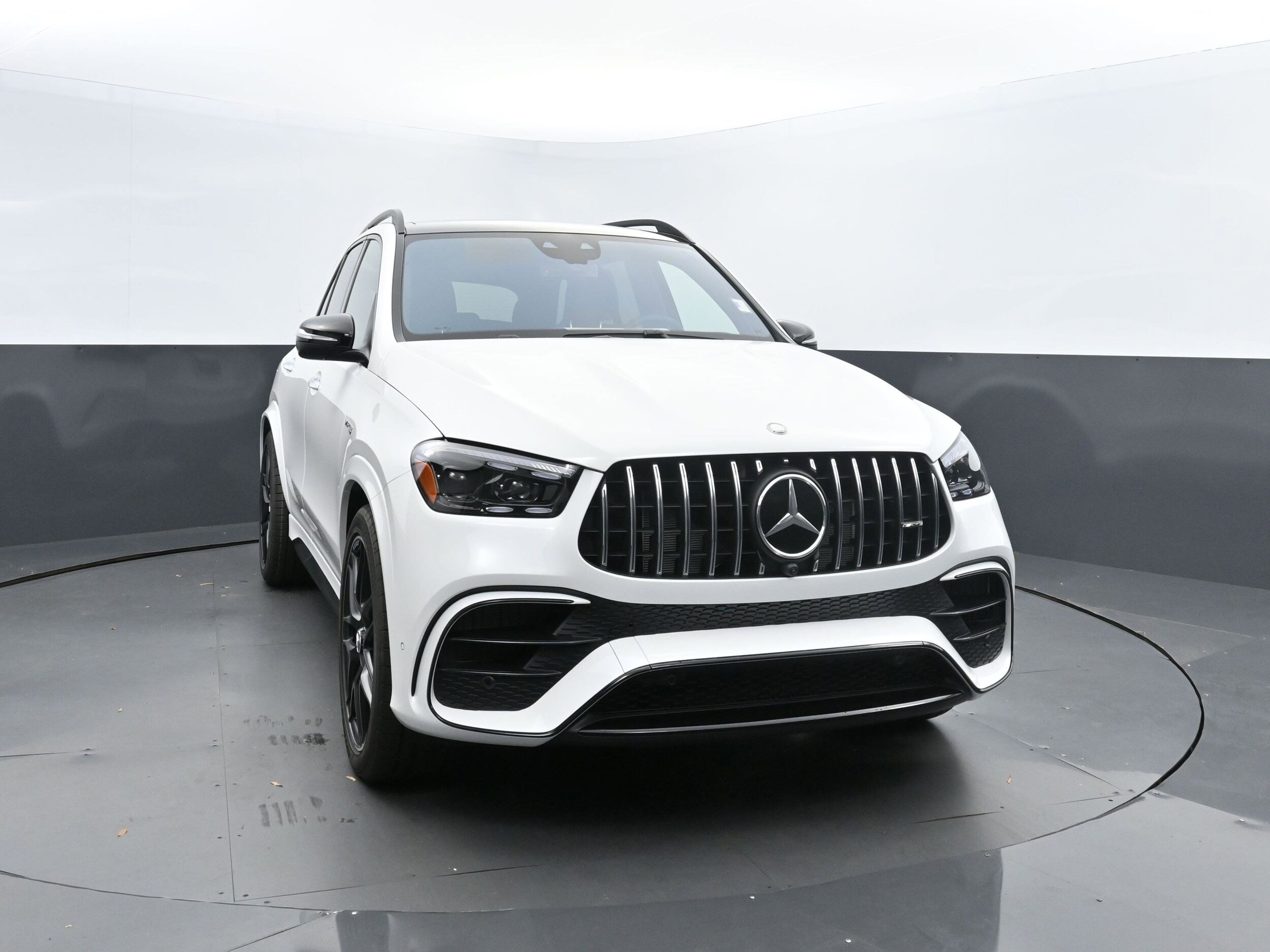 2025 Mercedes Benz GLE AMG 63 S photo 2