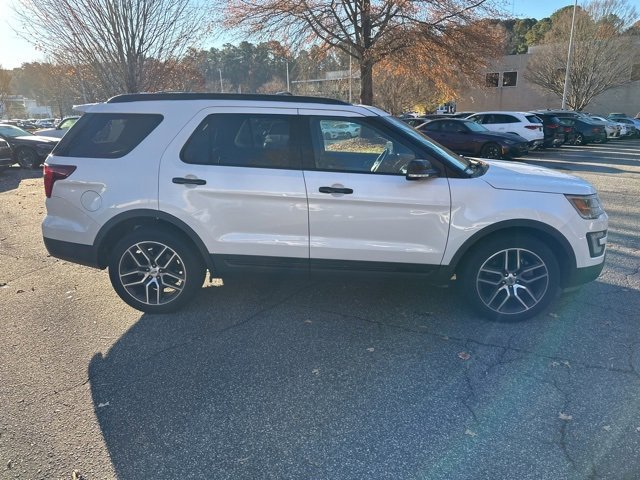 2016 Ford Explorer Sport photo 2