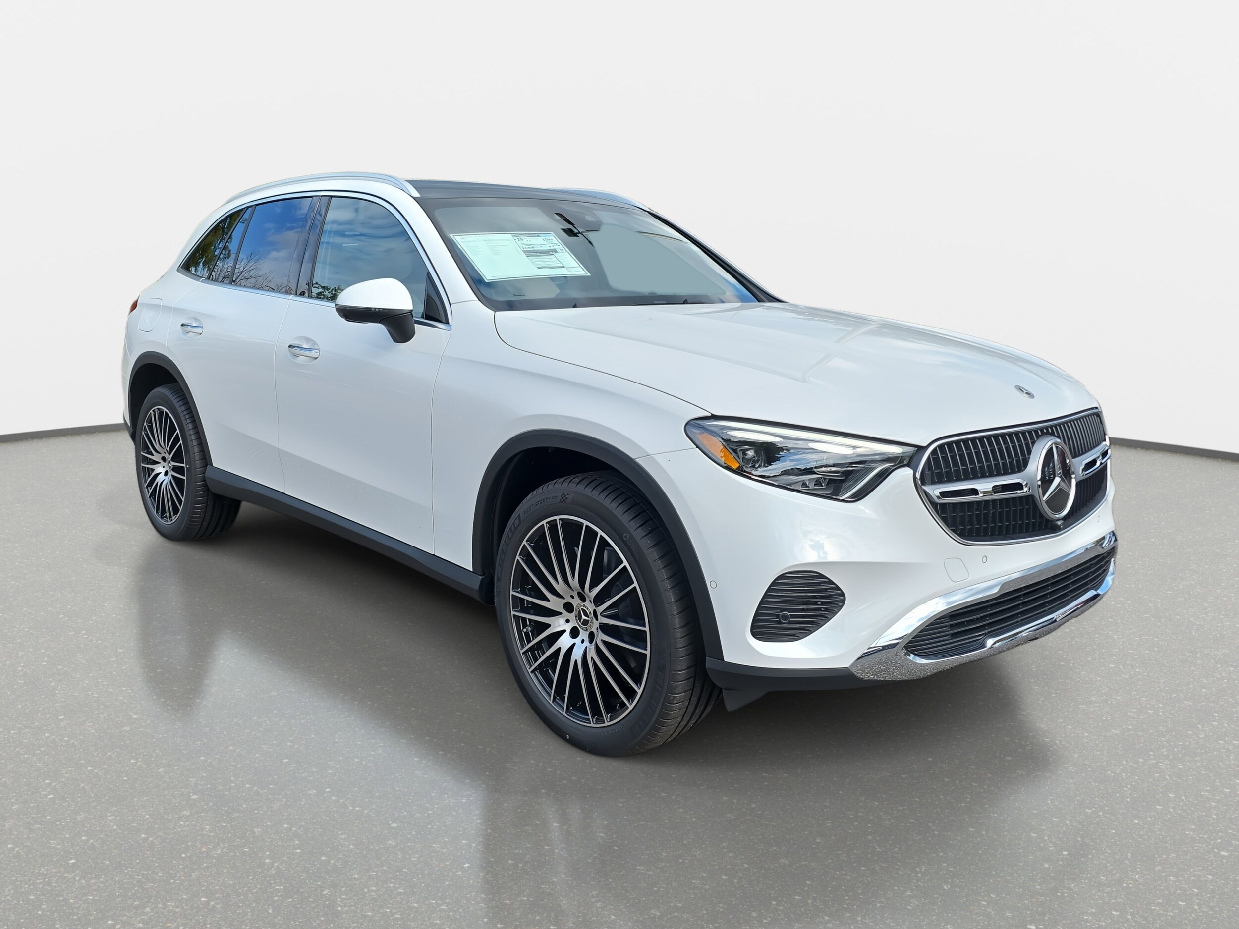2026 Mercedes Benz GLC 300 4MATIC photo 3