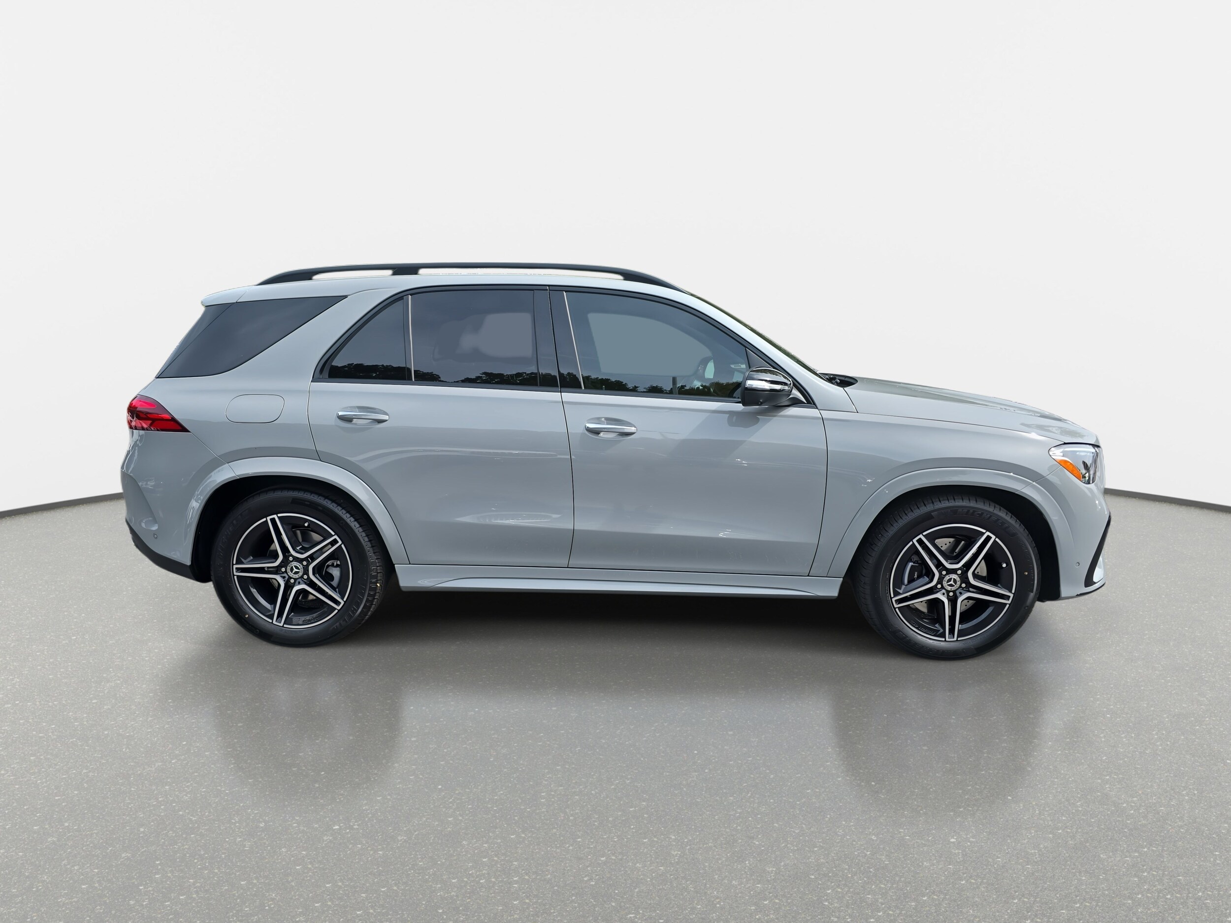 2026 Mercedes Benz GLE 350 4MATIC photo 2