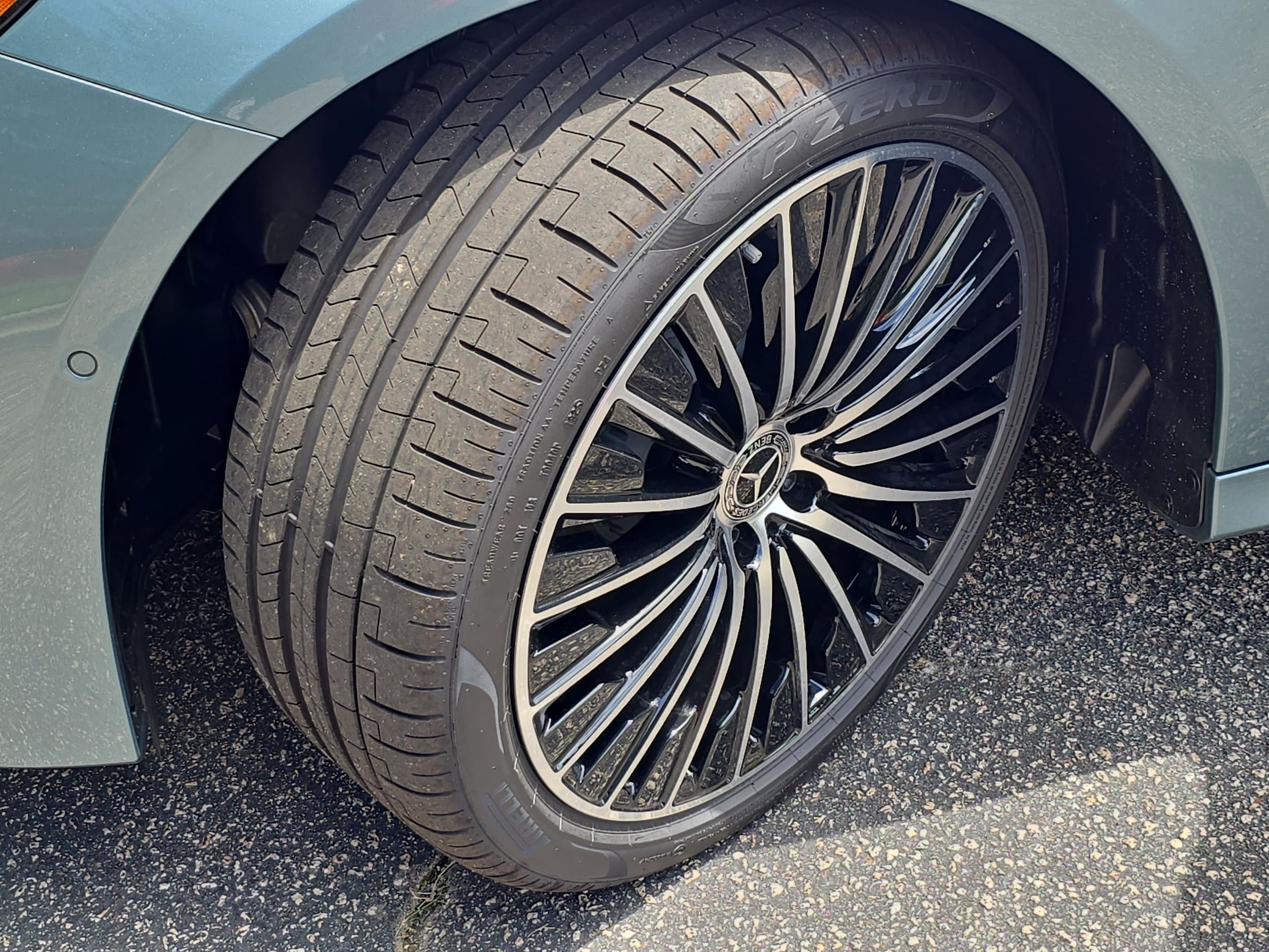 2026 Mercedes-Benz E-Class E350 - Photo 32