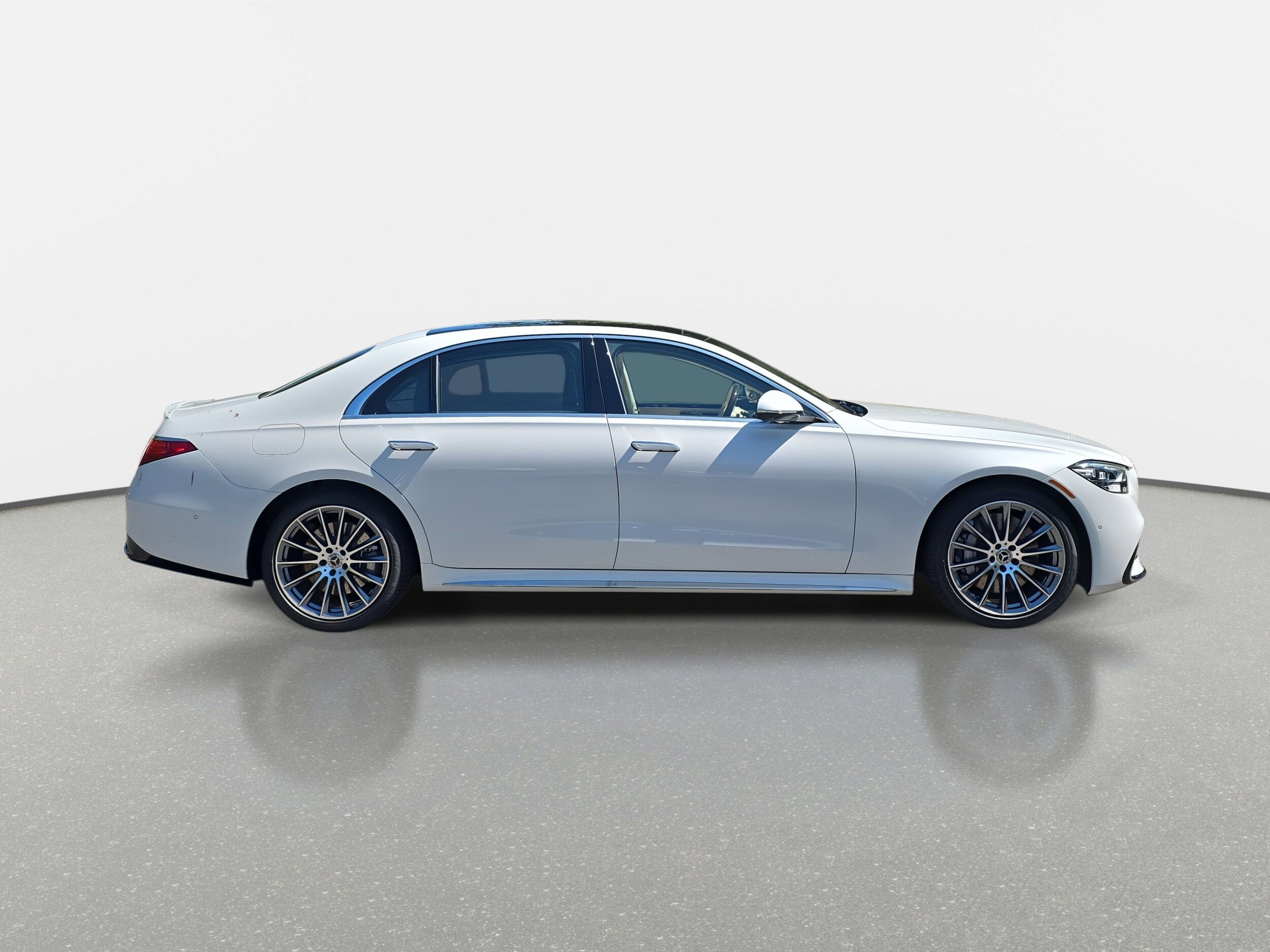 2026 Mercedes Benz S 580e 4MATIC photo 4