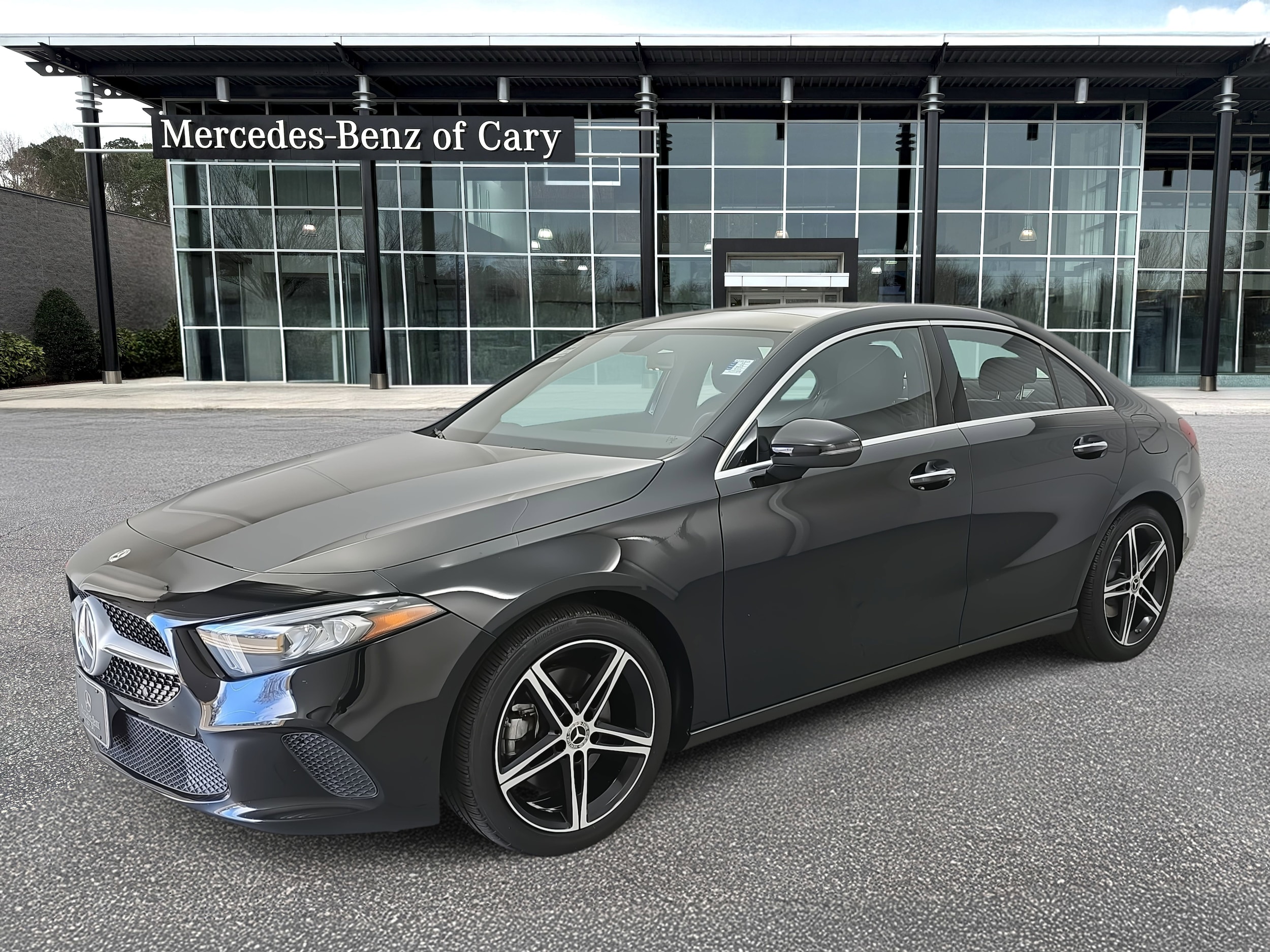 2022 Mercedes-Benz A-Class A220's photo