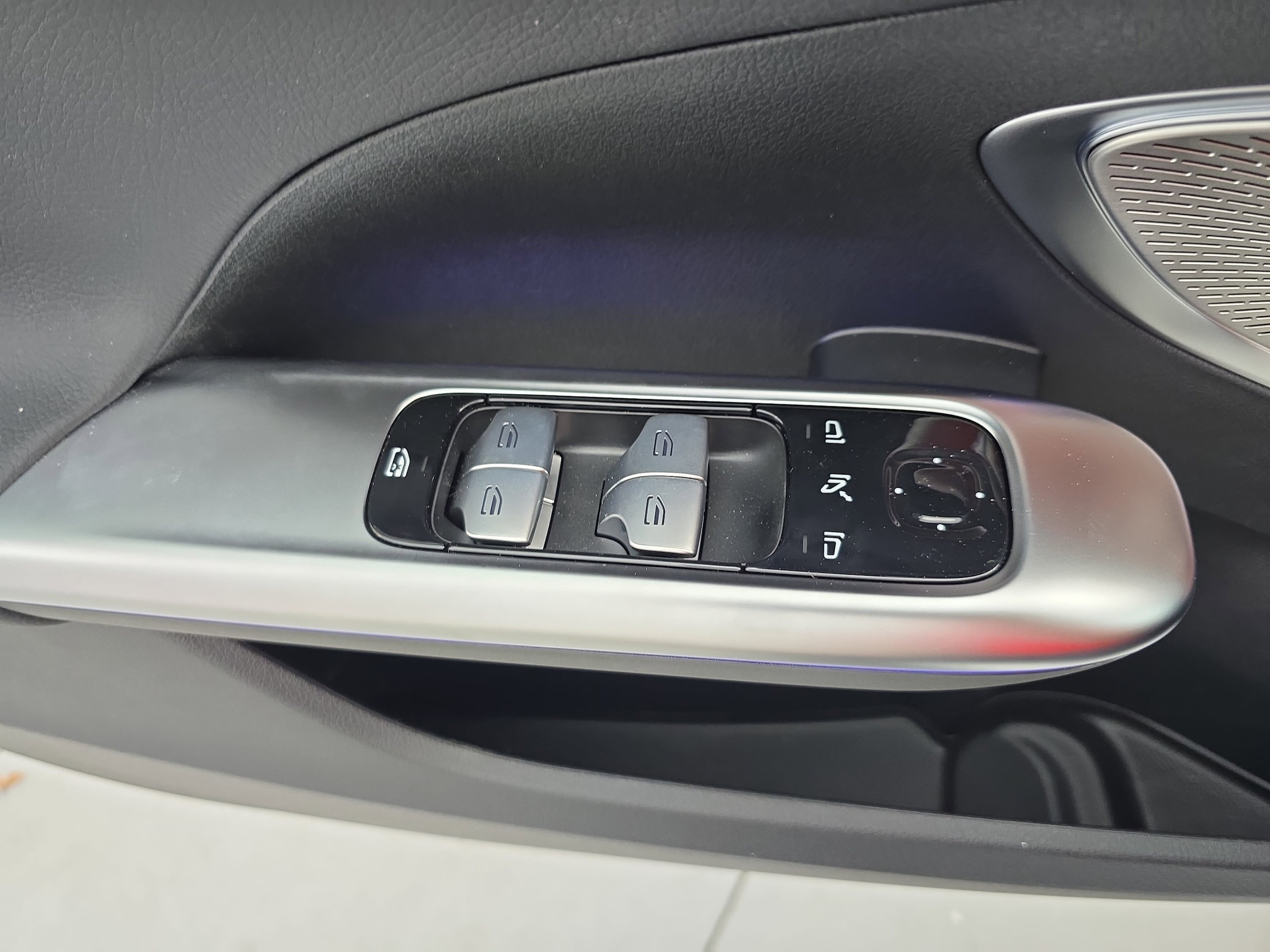 2026 Mercedes-Benz C-Class Sedan C 300 - Photo 27