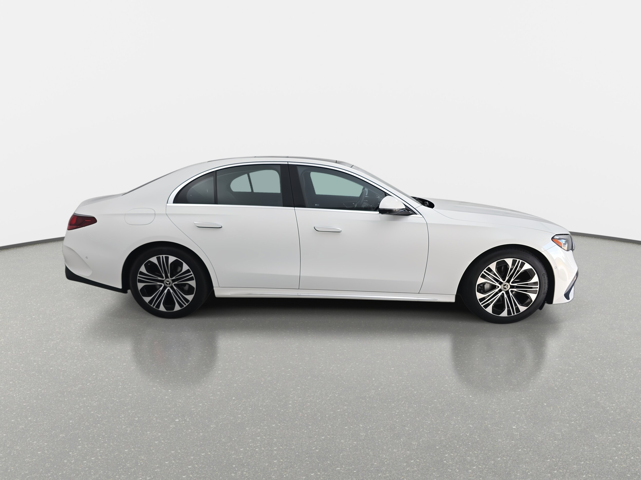 2025 Mercedes Benz E 350 Sedan photo 4