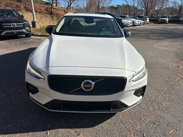 2023 Volvo S60 B5 AWD Plus photo 2