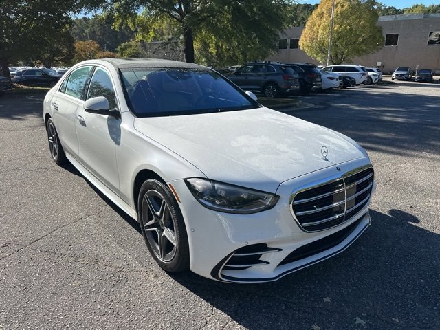2024 Mercedes Benz S 580e 4MATIC photo 3