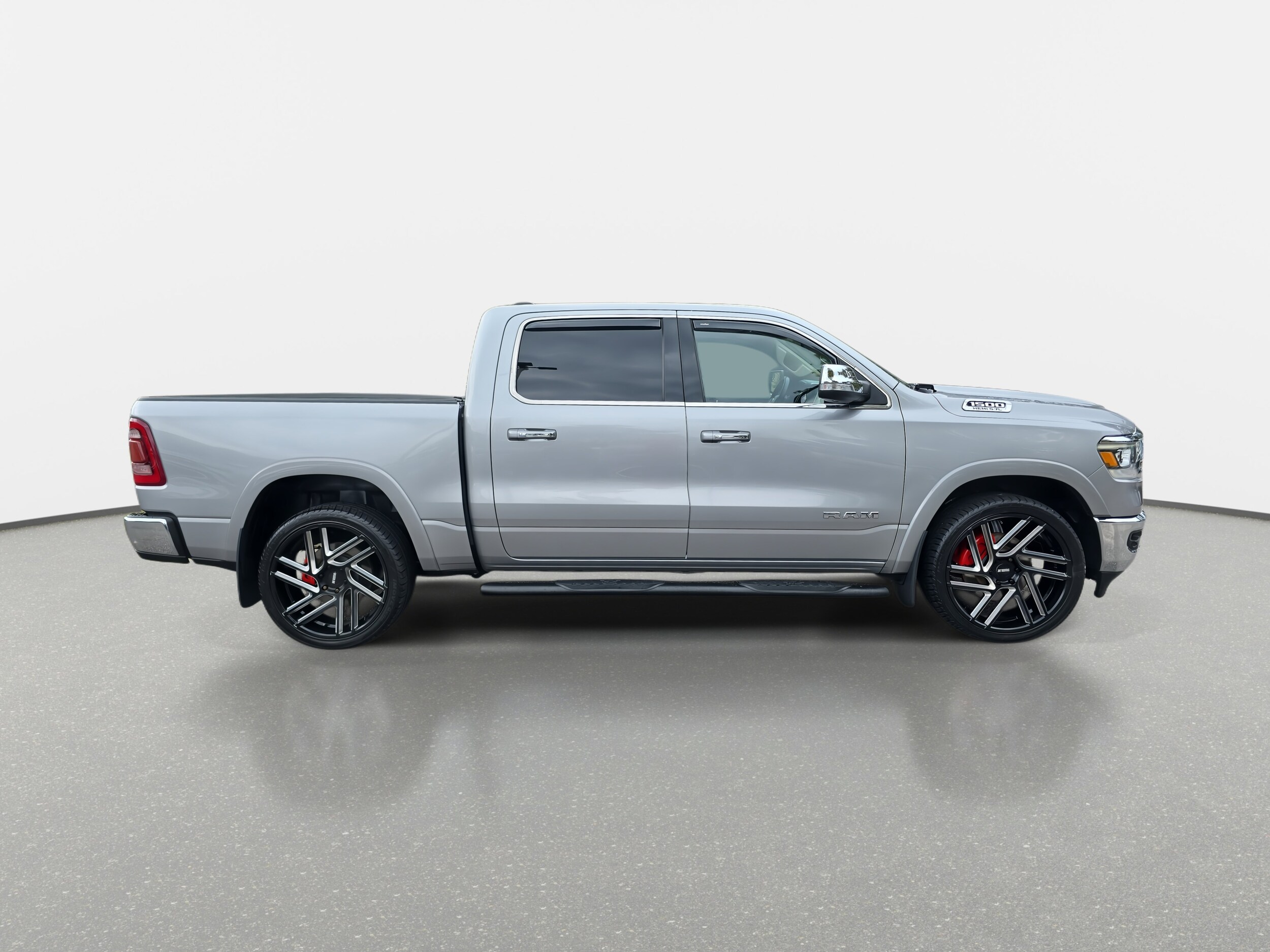 2019 Ram 1500 Laramie photo 4