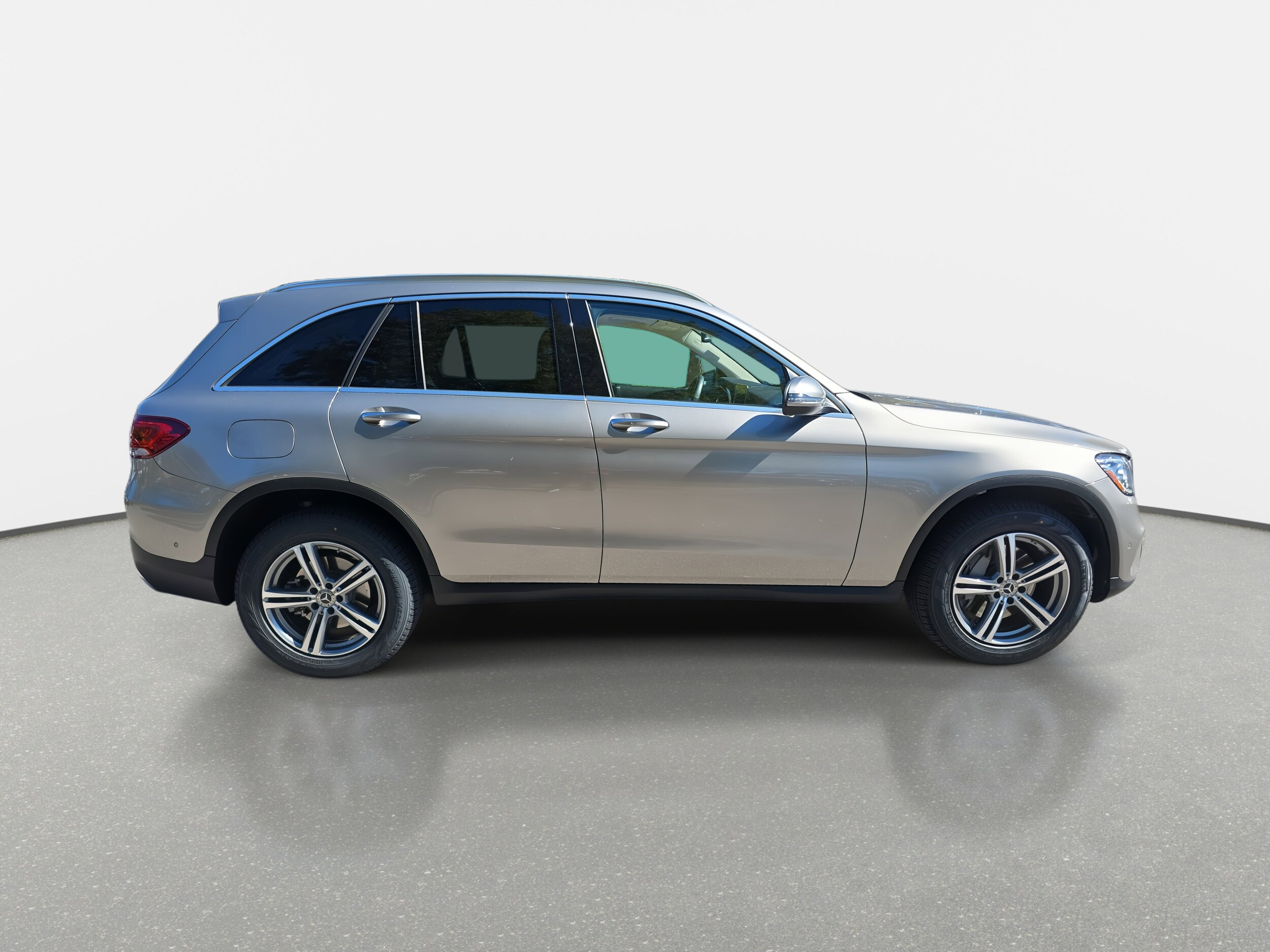 2021 Mercedes Benz GLC 300 photo 2