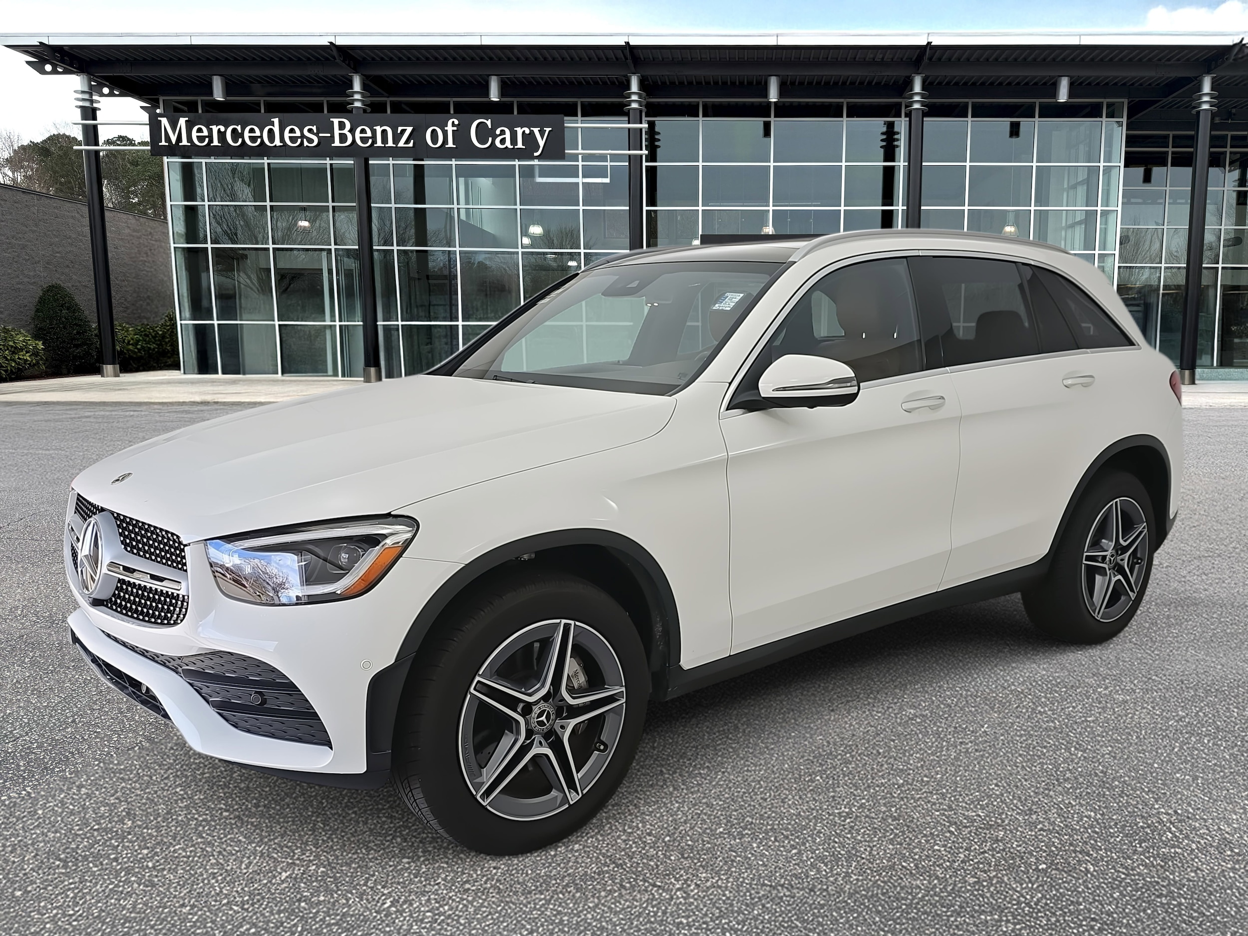 2022 Mercedes-Benz GLC GLC300's photo