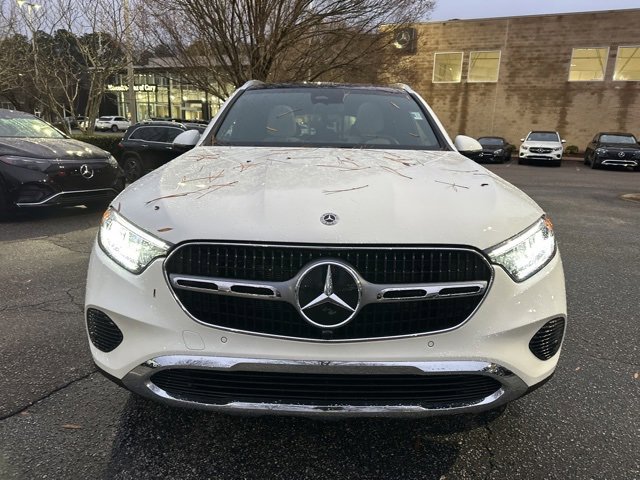 2025 Mercedes Benz GLC 300 photo 2