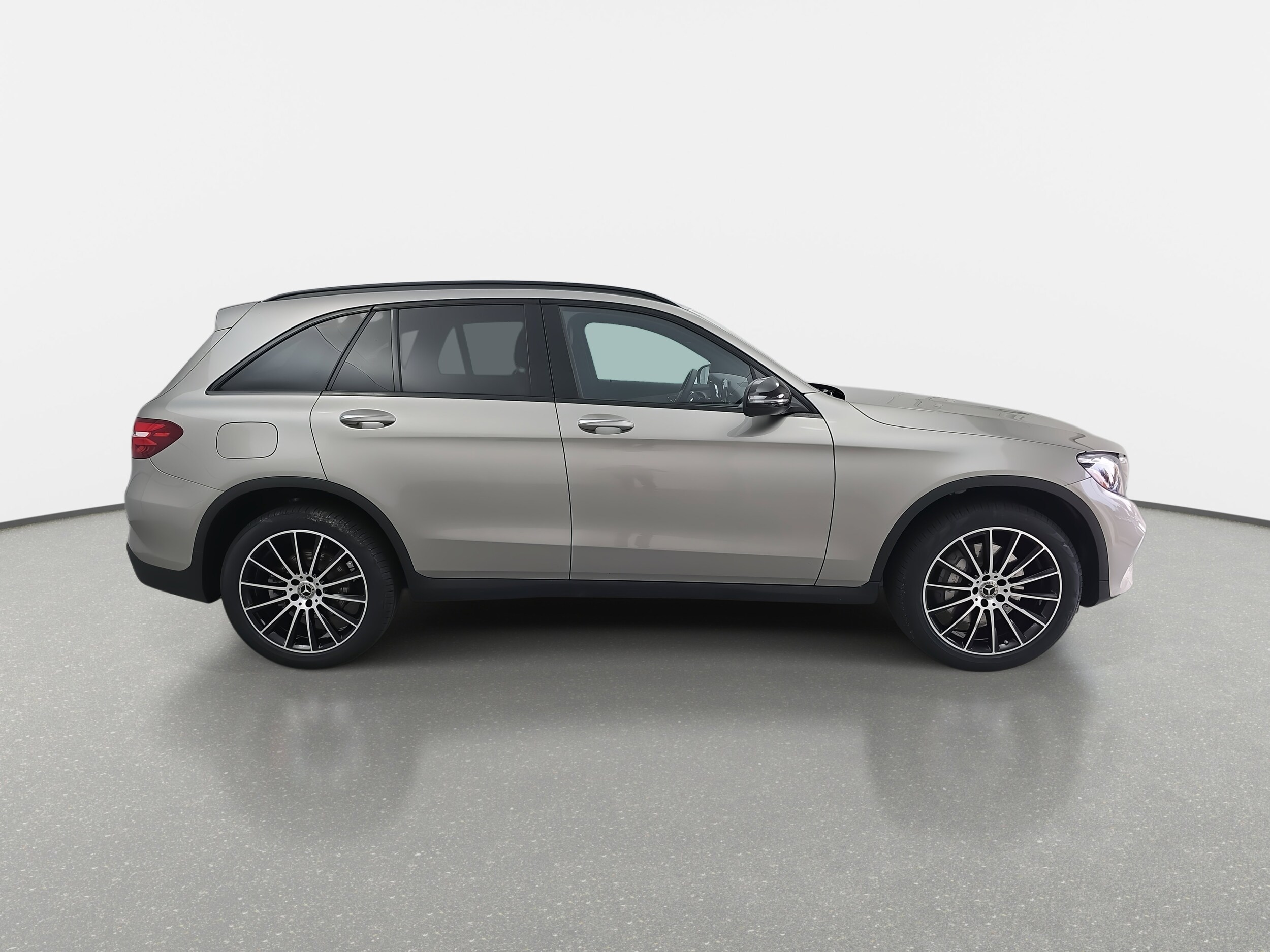 2019 Mercedes Benz GLC 300 photo 4
