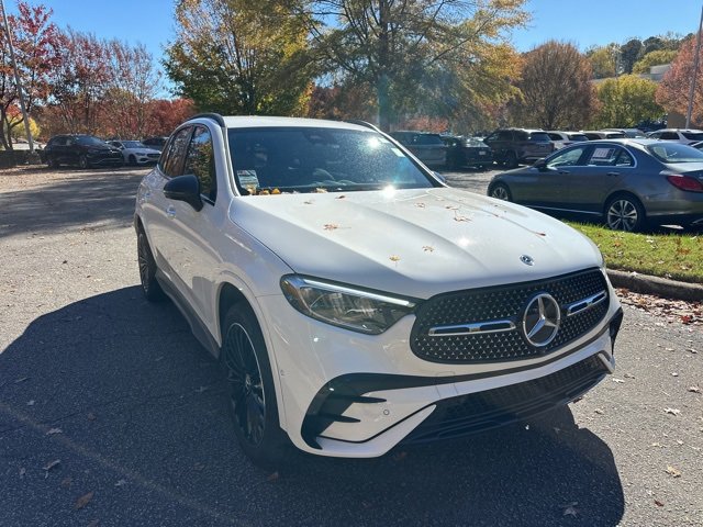 2025 Mercedes Benz GLC 300 4MATIC photo 3