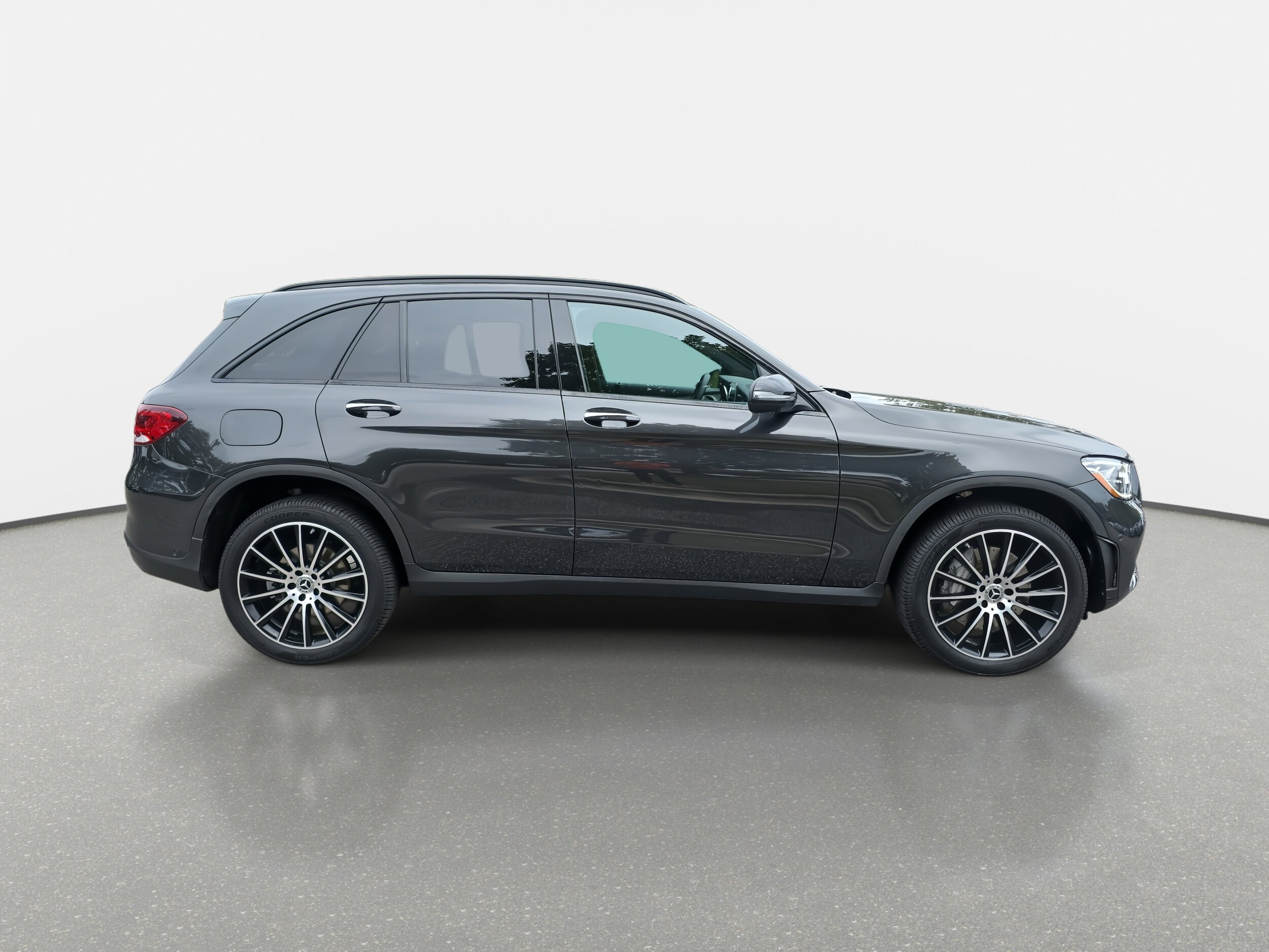 2022 Mercedes Benz GLC 300 photo 2