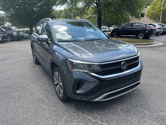 2024 Volkswagen Taos SE photo 3
