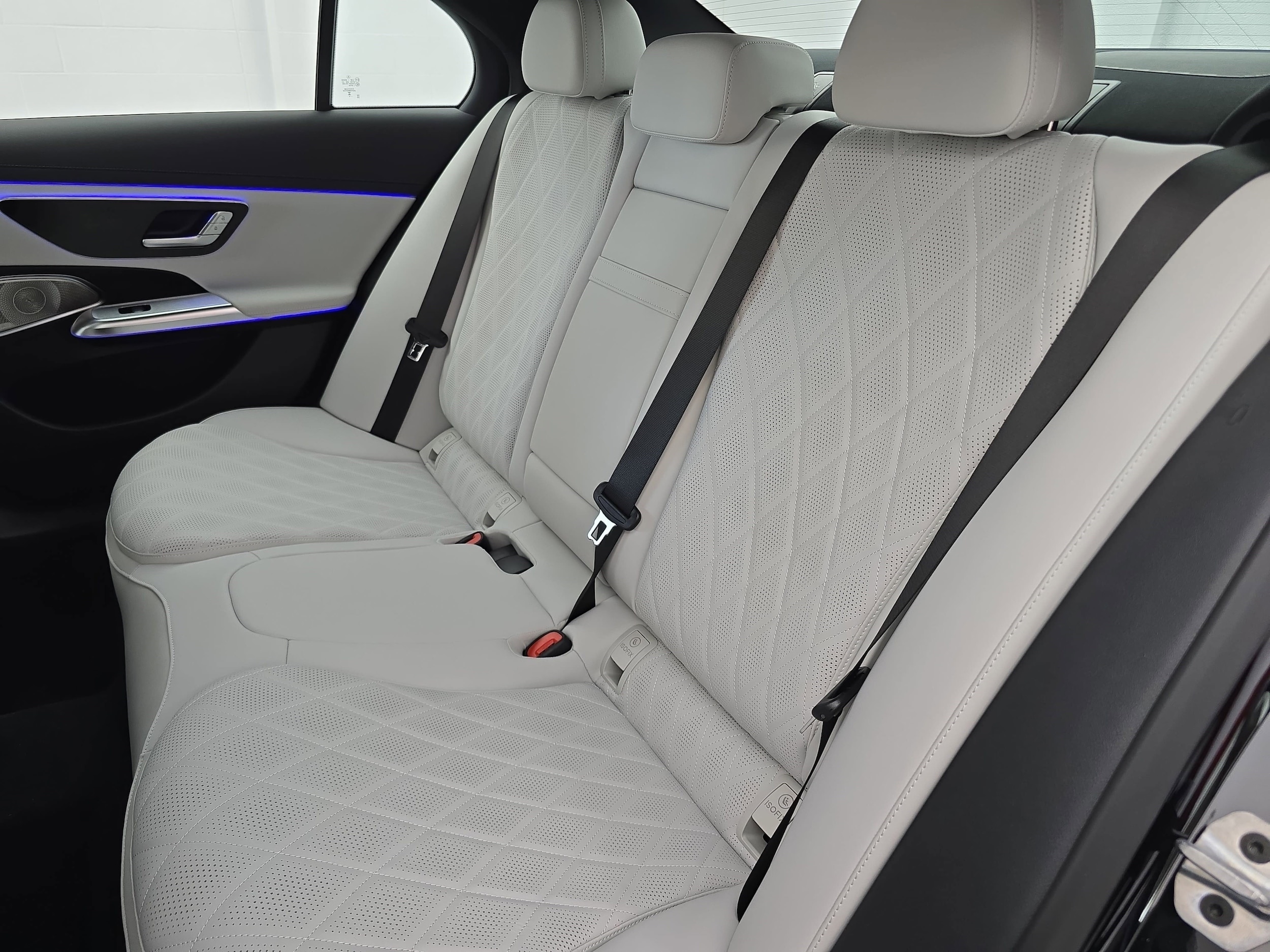 2026 Mercedes-Benz E-Class E350 - Photo 14