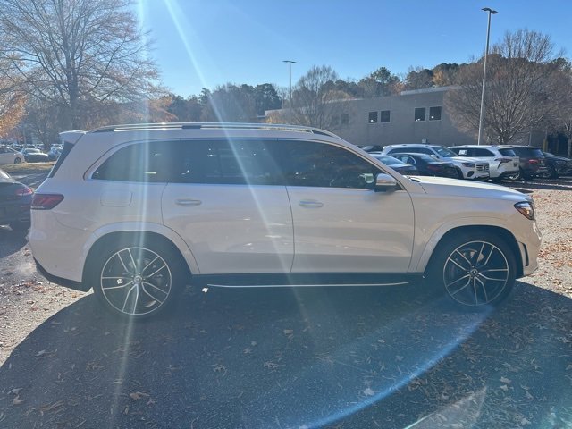 2023 Mercedes Benz GLS 580 4MATIC photo 4