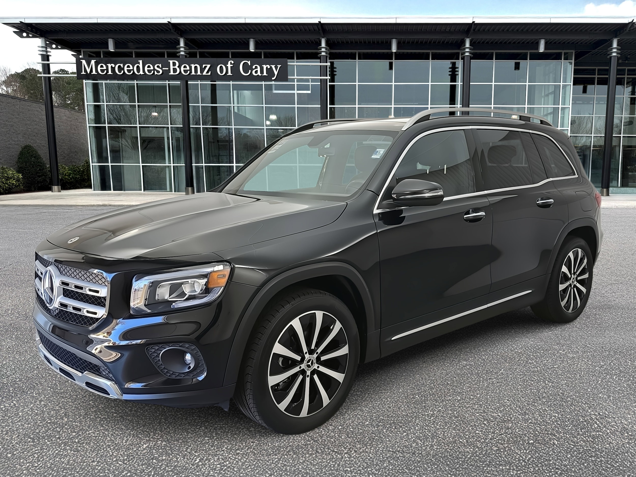 2022 Mercedes-Benz GLB Base's photo